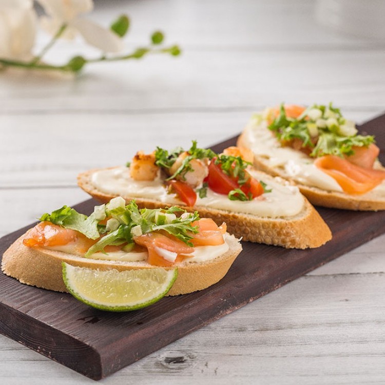 بروسكتا سلمون لمقبلات فاخرة