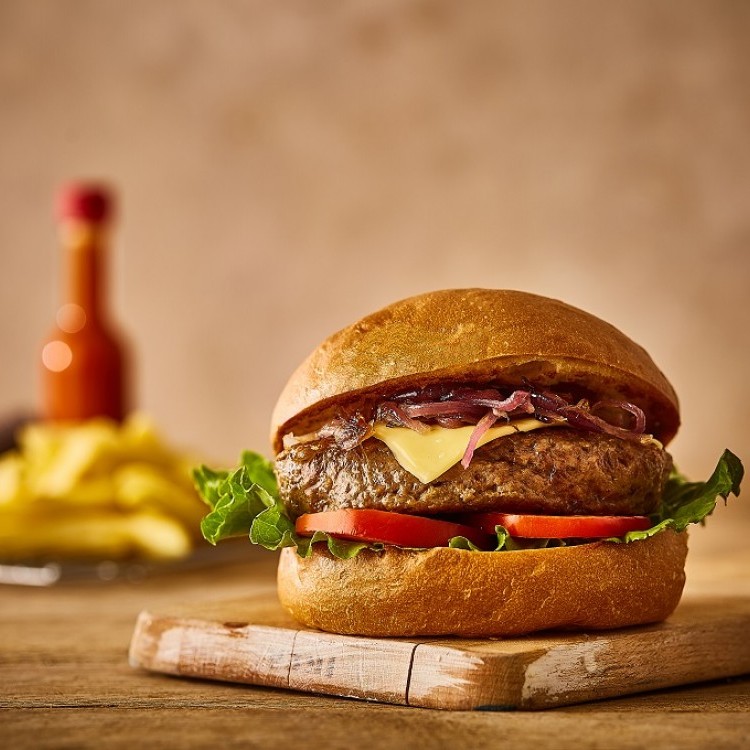 برجر مع البصل المكرمل