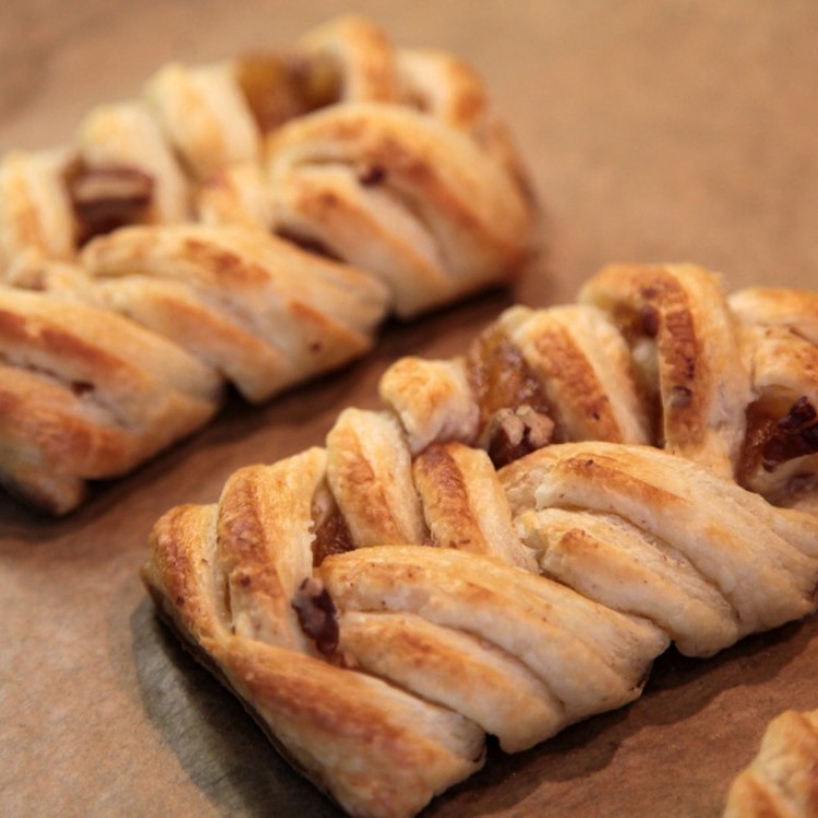 a1458f74b9eada585db1dab9f2f89aa4_w750_h750 فطائر الجوز