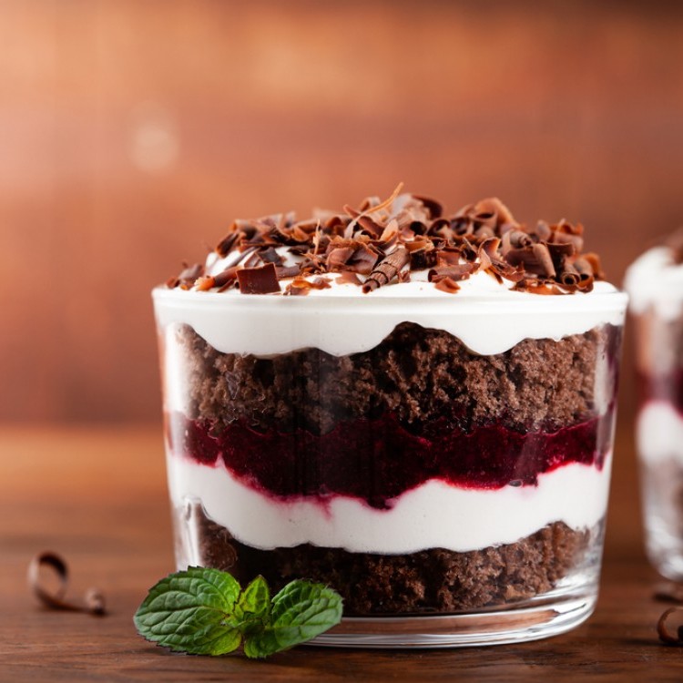 a523ed86bcff02c00ecec75bc6f1af32_w750_h750 حلى طبقات كيك الشوكولاتة