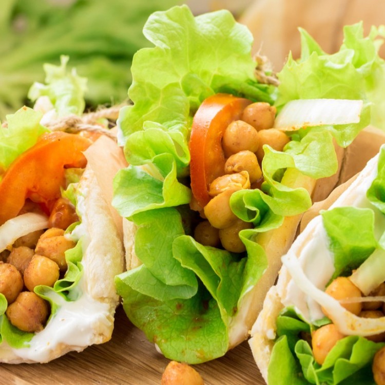 لفائف الخس بالحمص