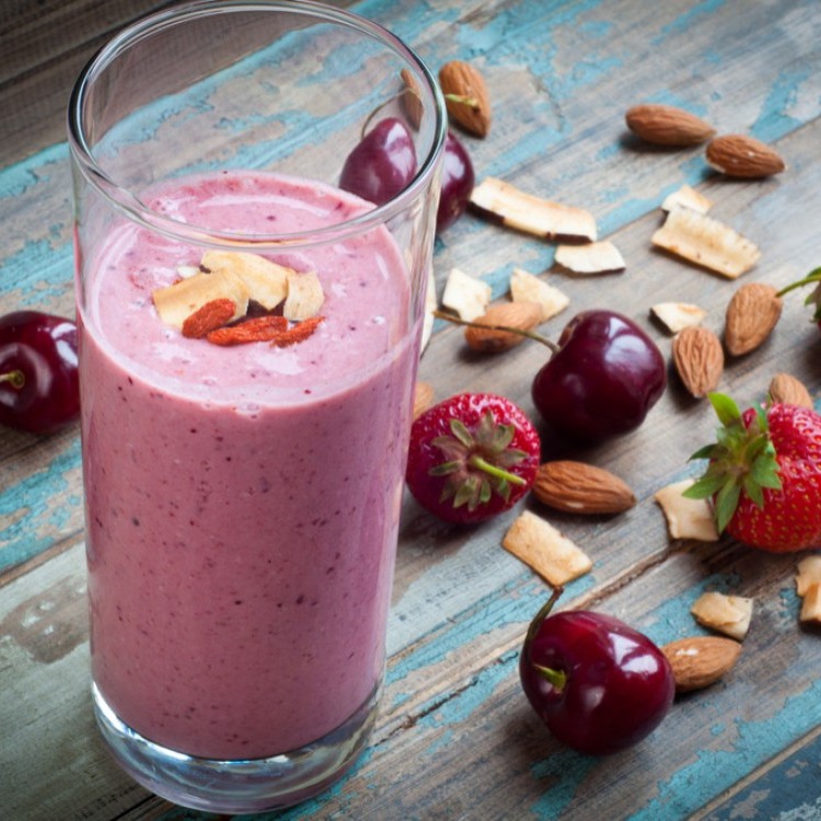 a71a2401cad8480f4aecc2b6e2dc34b7_w750_h750 سموذي التوت بحليب اللوز