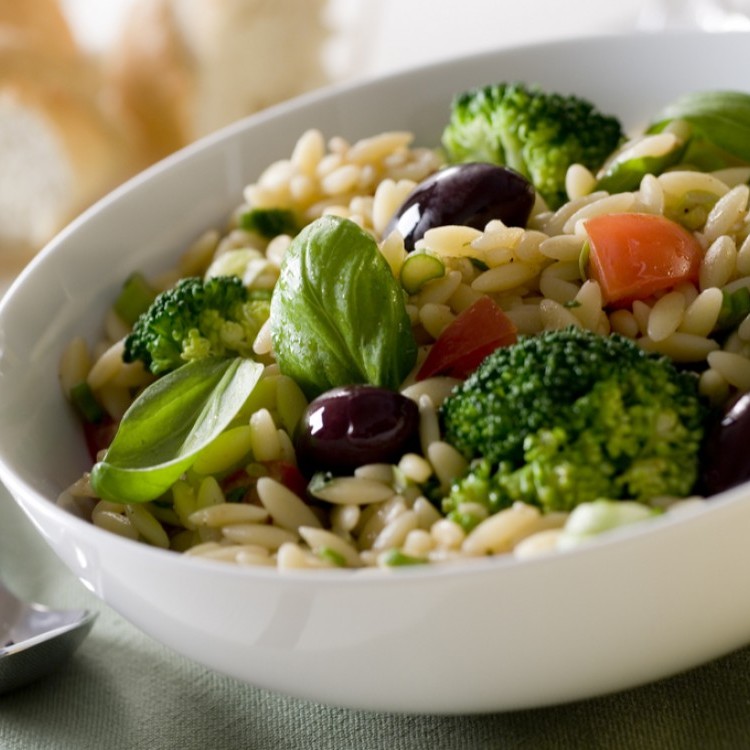 سلطة البروكلي مع لسان العصفور للرجيم