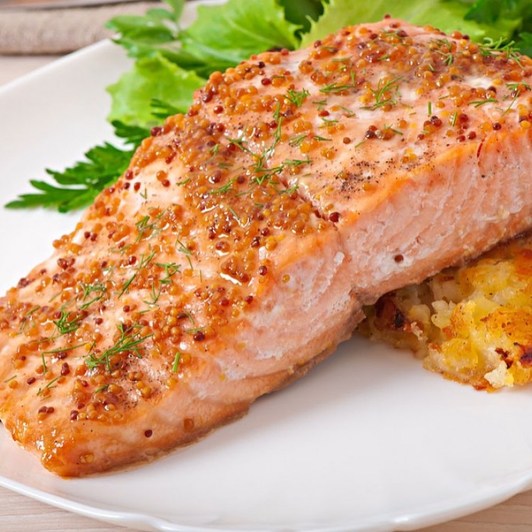 سلمون مشوي بالعسل والزنجبيل