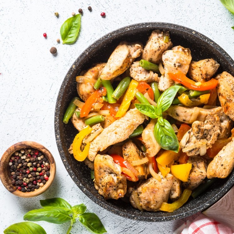 afc8d35996ccbb6be52b7316b2183be4_w750_h750 دجاج بالفلفل الملون