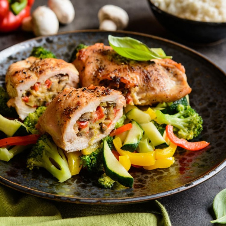 c07786883b752b01c1cb704311a0d0ef_w750_h750 رولات الدجاج المحشية بالخضار