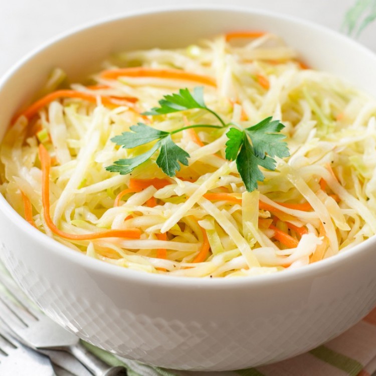 سلطة كولسلو (ملفوف وجزر)