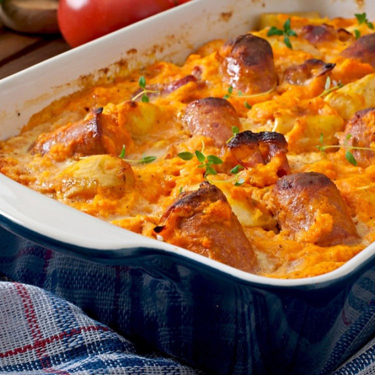 طاجن سجق بالجبنة بالفرن