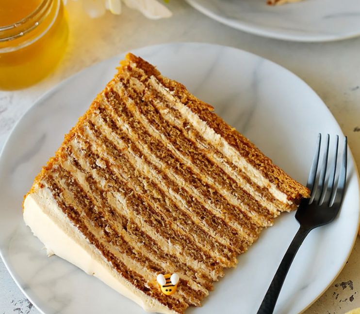 d8a3d8b3d8b1d8a7d8b1-d988d985d984d8a7d8add8b8d8a7d8aa-d983d98ad983d8a9-d8a7d984d8b9d8b3d984-d8a7d984d8b1d988d8b3d98ad8a9-medovik-torte أسرار وملاحظات كيكة العسل الروسية Medovik Torte