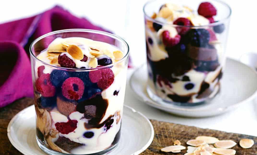 d8a7d984d8aad8b1d8a7d98ad981d984-d8a8d8a7d984d8a8d8b3d983d988d98ad8aa-d988d8a7d984d981d8a7d983d987d8a9-d988d8a7d984d8add984d98ad8a8-d8a7d984d985d983d8abd981 الترايفل بالبسكويت والفاكهة والحليب المكثف