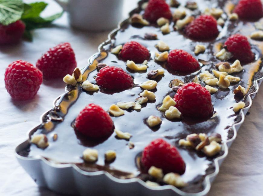 d8aad8a7d8b1d8aa-d8a7d984d986d988d8aad98ad984d8a7-d988d8a7d984d985d983d8b3d8b1d8a7d8aa-d985d8b9-d8a7d984d981d8b1d8a7d988d984d8a9 تارت النوتيلا والمكسرات مع الفراولة