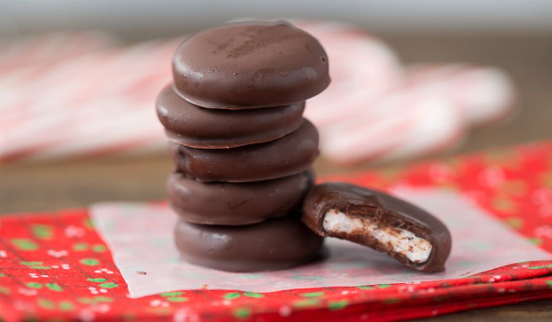 d8b4d988d983d988d984d8a7-d8afd8a7d983d986d8a9-d985d8add8b4d98ad8a9-d8a8d8a7d984d985d8a7d8b1d8b4d985d98ad984d988 شوكولا داكنة محشية بالمارشميلو