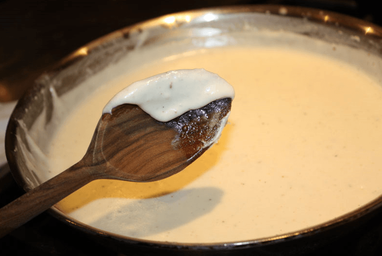 d8b5d984d8b5d8a9-d8a7d984d8a8d8b4d8a7d985d98ad984-d8a8d985d8b1d982d8a9-d8a7d984d8afd8acd8a7d8ac صلصة البشاميل بمرقة الدجاج.