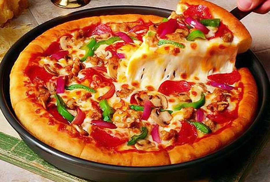 d8b7d8b1d98ad982d8a9-d8b9d985d984-d8a7d984d8a8d98ad8aad8b2d8a7-d985d8abd984-d8a7d984d985d8b7d8a7d8b9d985 طريقة عمل البيتزا لأكثر من نوعٍ مع معرفة سر نجاحها