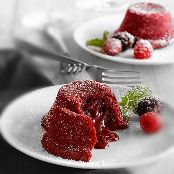 d983d98ad983d8a9-d8a7d984d8a8d8b1d983d8a7d986-d8a7d984d8add985d8b1d8a7d8a1 كيكة البركان الحمراء