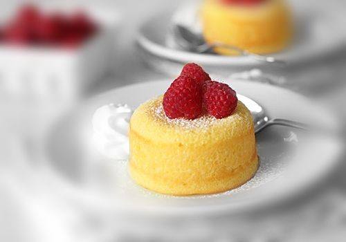 d983d98ad983d8a9-d8a7d984d8a8d8b1d983d8a7d986-d8a8d8a7d984d8b4d988d983d988d984d8a7-d8a7d984d8a8d98ad8b6d8a7d8a1 كيكة البركان بالشوكولا البيضاء