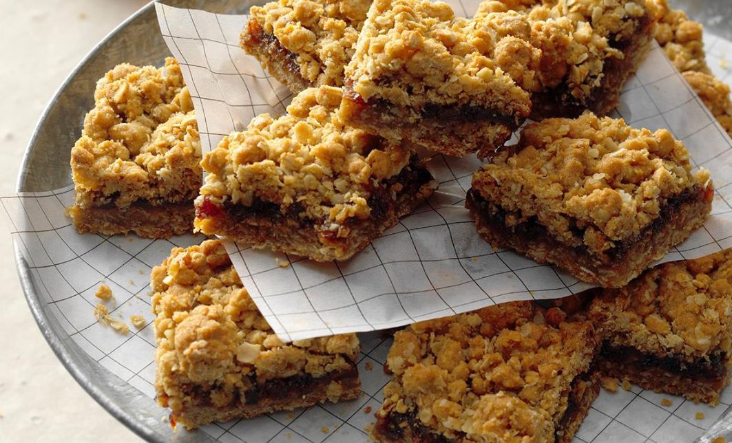 d983d98ad983d8a9-d8a7d984d8b4d988d981d8a7d986-d8a8d8a7d984d8aad985d8b1 كيكة الشوفان بالتمر