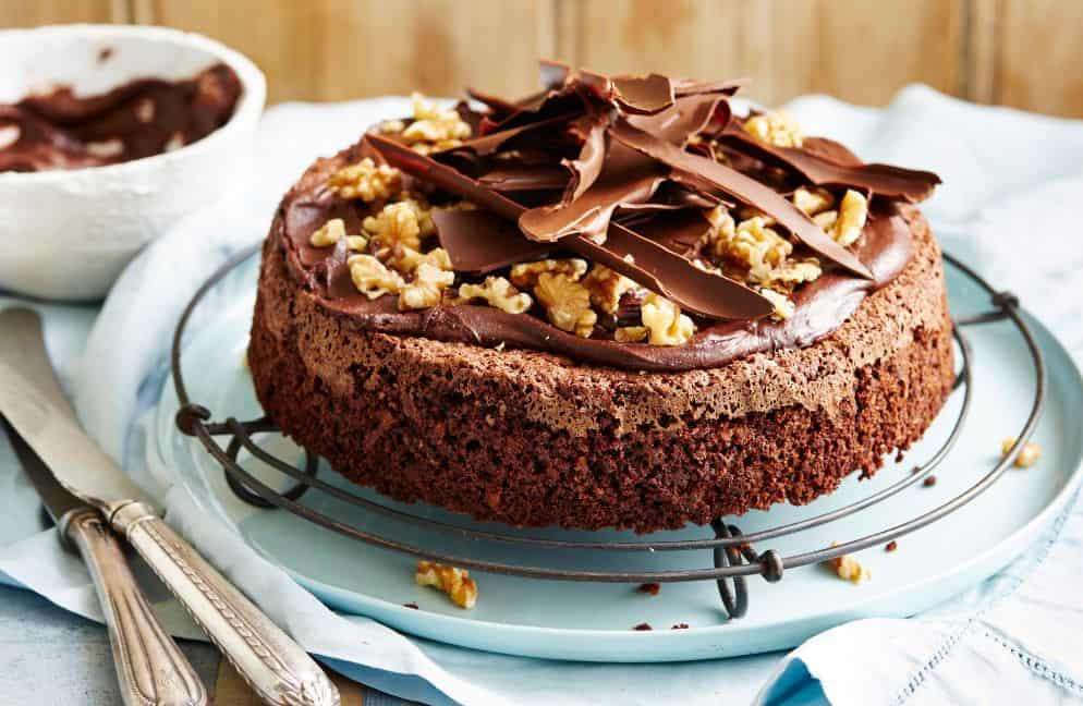 d983d98ad983d8a9-d8a7d984d982d8b1d981d8a9-d988d8a7d984d8acd988d8b2-d985d8b9-d8a7d984d8aad981d8a7d8ad كيكة القرفة والجوز مع التفاح