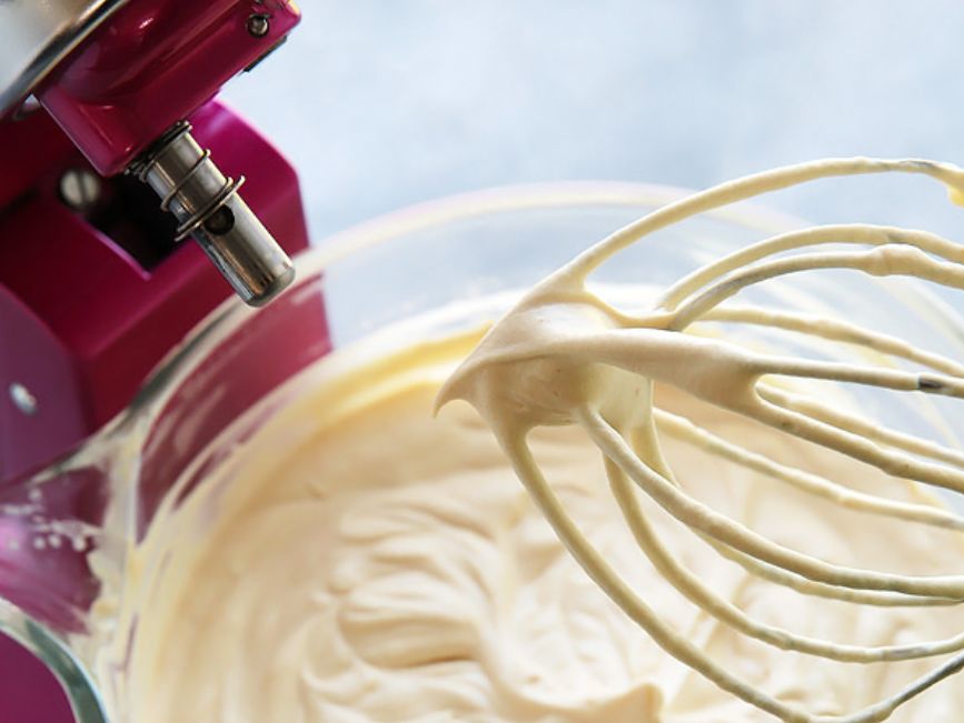 d988d8a3d8b6d981-d8a7d984d983d985d98ad8a9-d8a7d984d985d8aad8a8d982d98ad8a9-d985d986-d8a7d984d983d8b1d98ad985d8a9-d8a7d984d8abd982d98ad984d8a9 وأضف الكمية المتبقية من الكريمة الثقيلة