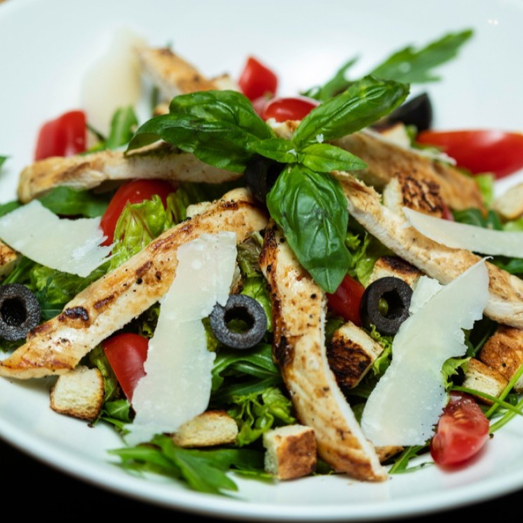 da7088c4ec6239abbb7fbad4a91522b8_w750_h750 سلطة الدجاج المقلي مع الخضار