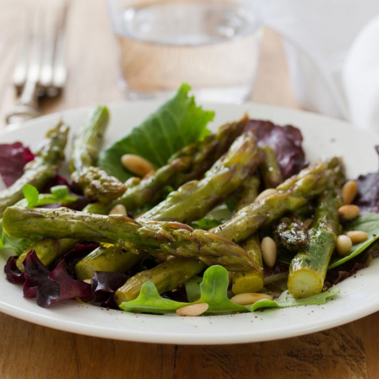 daa0d26a56612911c5015fad14bf718e_w750_h750 سلطة الهليون بالصنوبر