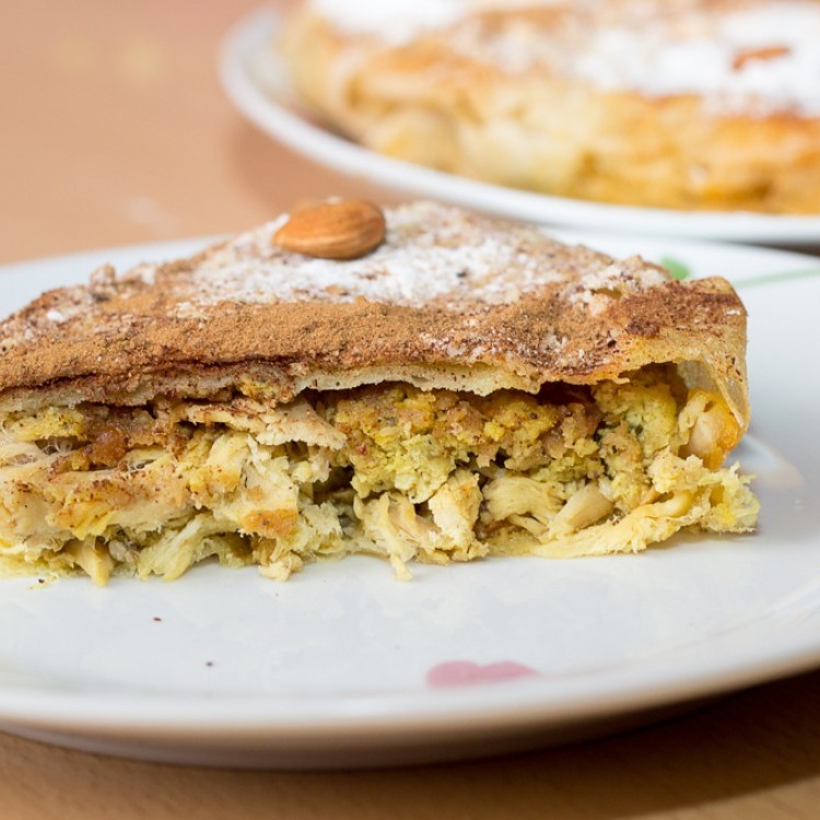 db43dc6f60d888dc65118b592a850f26_w750_h750 بسطيلة الدجاج المغربية