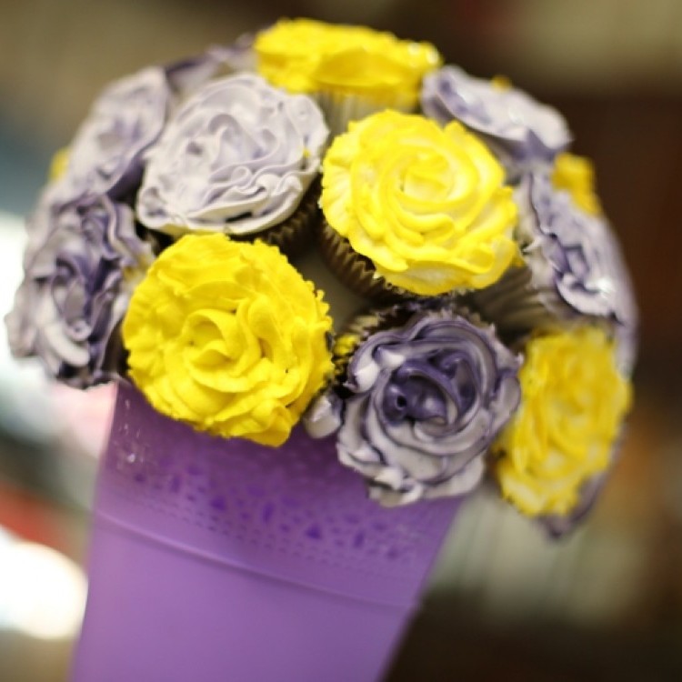 بوكيه كيك الورد لعيد الأم