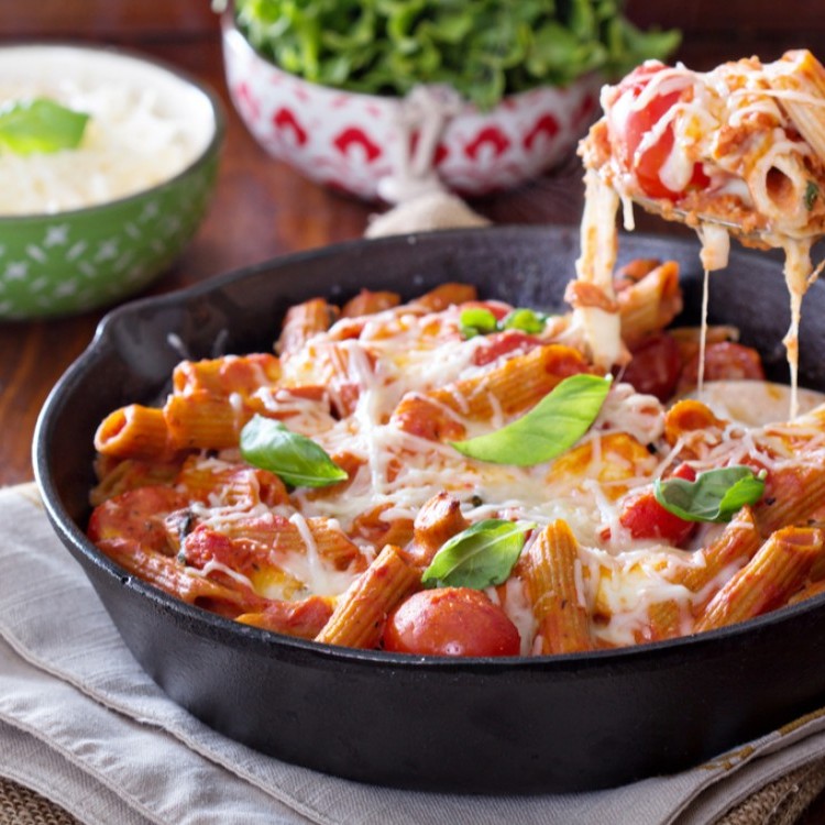 e10bf30c08e1c339f6e9e9f73a32b1a5_w750_h750 مكرونة بالفرن بالطماطم وجبن الموزريلا