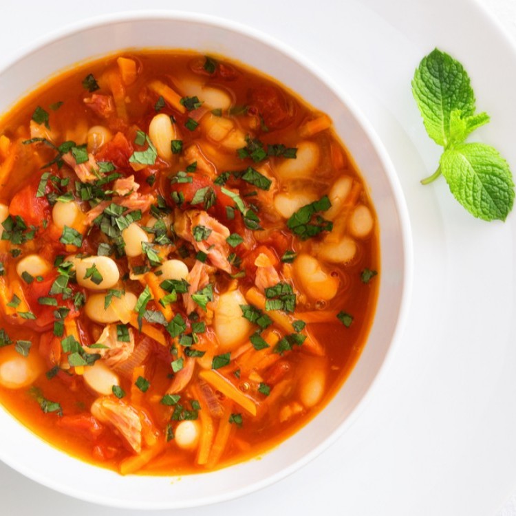 e2b03ffb2704a1954faa87cd6c279b5e_w750_h750 شوربة الطماطم بالدجاج والفاصوليا البيضاء