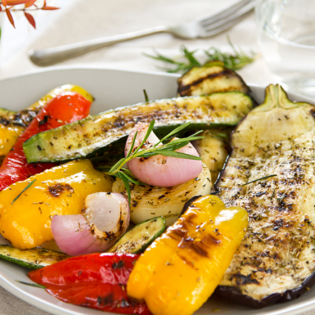 e5735d5c6b454751da371f1f732bd320_w750_h750 صينية الخضار المشوية مع الروزماري للرجيم