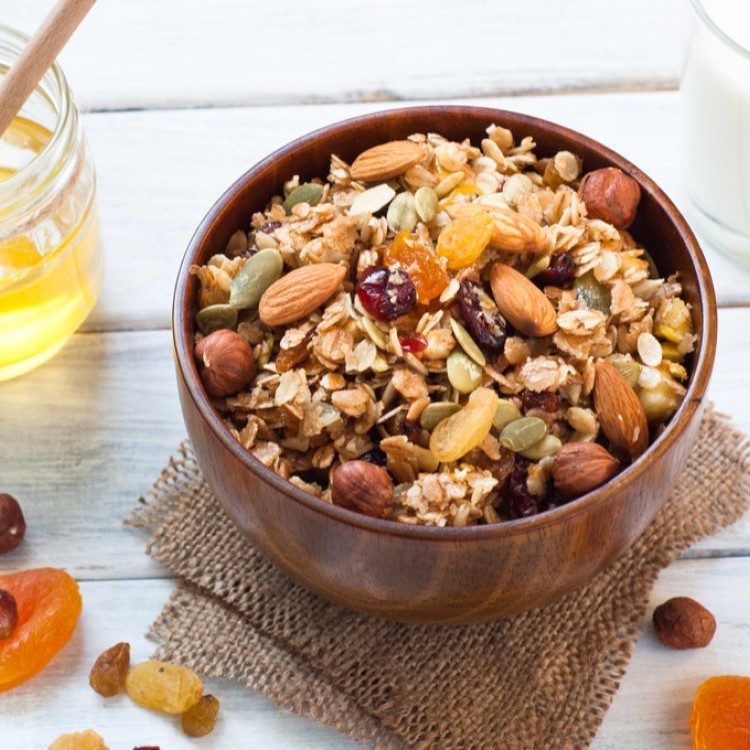 ec0d9f795fa0ec93c35a91d76bcab049_w750_h750 شوفان بالفواكة المجففة