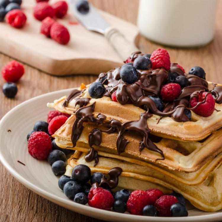 الوافل بالنوتيلا والفواكة