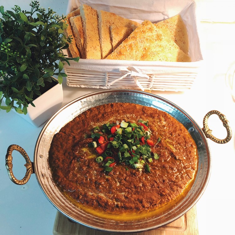 فول بالطماطم على الطريقة السعودية