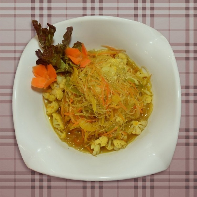 نودلز بالخضار من المطبخ الآسيوي