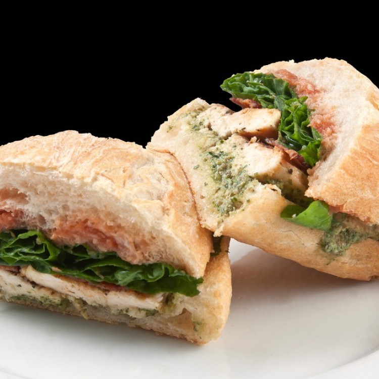 ساندويش دجاج بارد