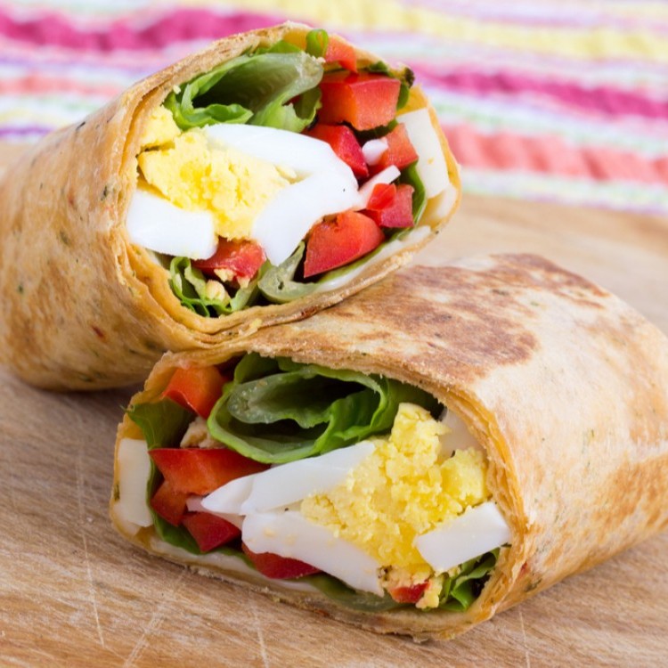 تورتيلا البيض المسلوق بالمايونيز للفطور