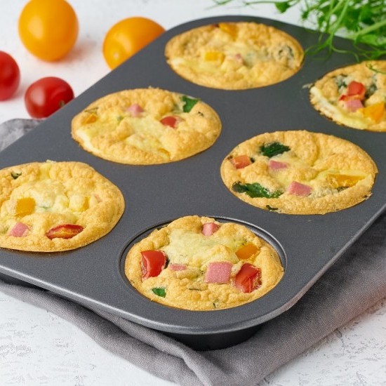 31a3386921908c02b1d96d9f2bc54a68_w550_h550 مافن اومليت بالخضار للفطور