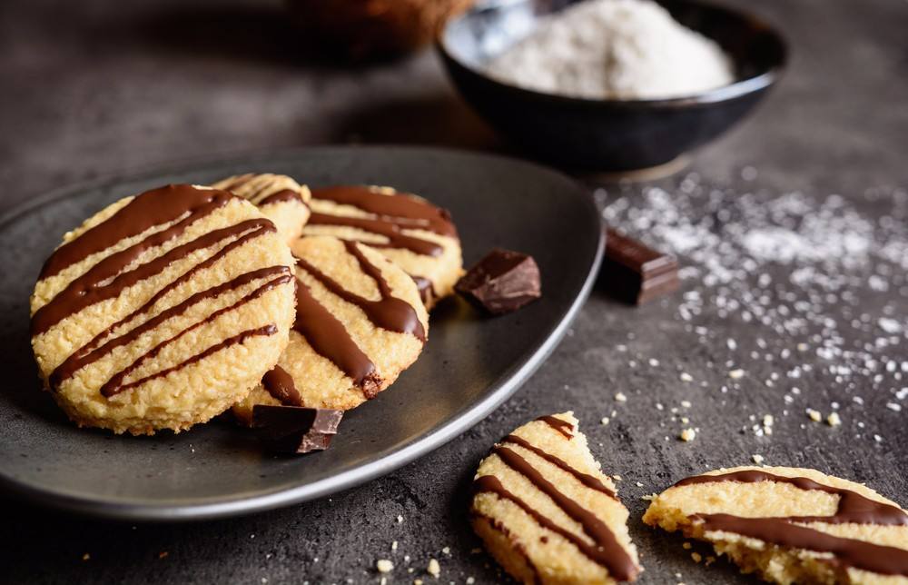 طريقة عمل كوكيز بصوص الشيكولاتة https://ouklat.com/wp-content/uploads/2020/04/3bf60cac97ac65854b3eeaca2768f43d56ec580a-3.jpg