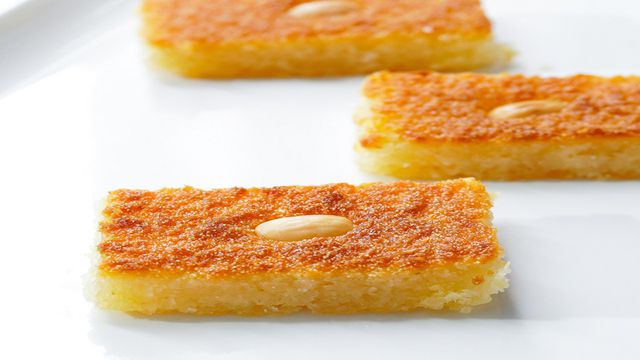 كيف عمل البسبوسه بمقياس علبة القشطه