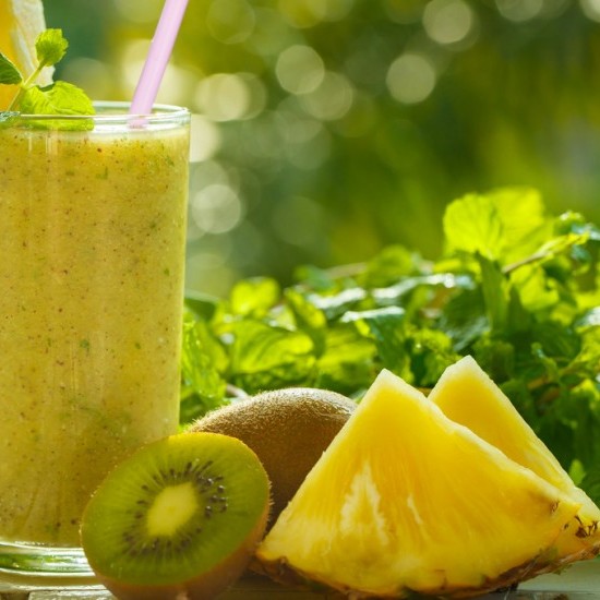 55be76da9933aaea4b4211b8b0e95074_w550_h550 عصير الأناناس والكيوي لمناعة قوية