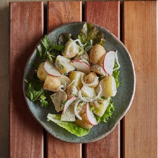 سلطة البطاطس والمايونيز