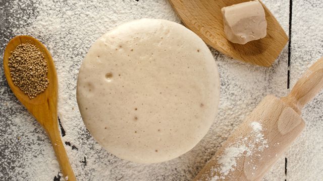 طريقة عمل البيتزا السريعه بدون تخمير