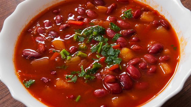 فاصوليا حمراء باللحمة على الطريقة اللبنانية