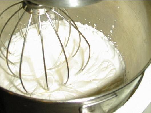 d8aad8add8b6d98ad8b1-d983d8b1d98ad985d8a9-d8add984d98a-d8a8d8a7d8b1d8af-d8a8d8a7d984d8b5d988d8b1 تحضير كريمة حلي بارد بالصور