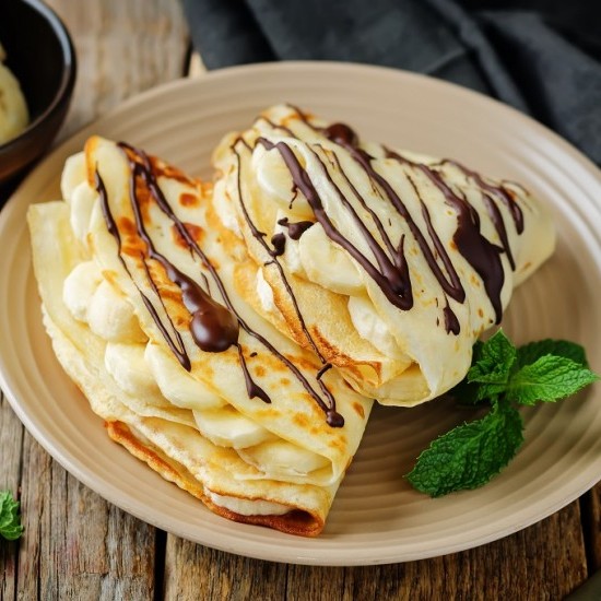 e3e761b643b4b2f22811ecb3e6c059aa_w550_h550 الكريب الحلو بالشوكولاتة والموز