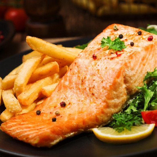 فيليه سمك سلمون مشوي