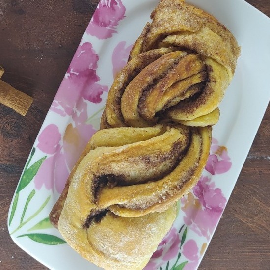 5eca6efb204cb0f4841adba07fe7682c_w550_h550 فطيرة السينابون