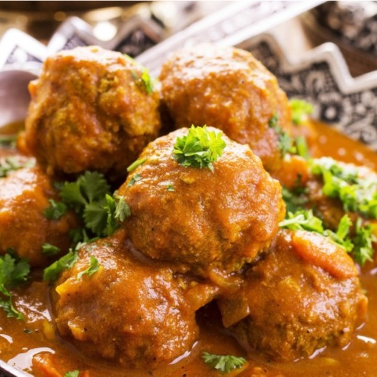 b20e33beeb649fcd8a9ab71f0fe8f77c_w550_h550 كفتة بصوص الطماطم والكاري