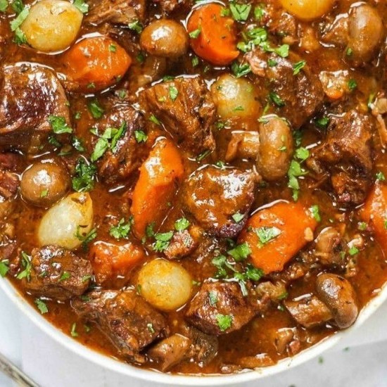 طاجن اللحم بالبصل والخضار