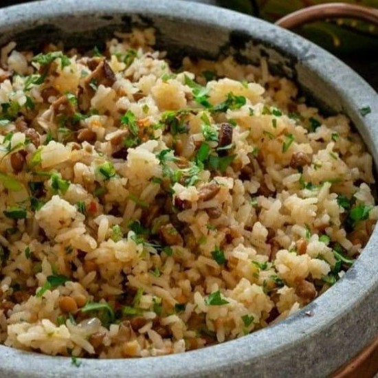 رز باللحمة والبطاطس والعدس